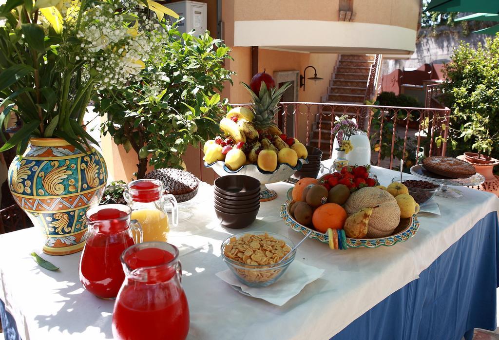 Villa Cristina Giardini Naxos Εξωτερικό φωτογραφία