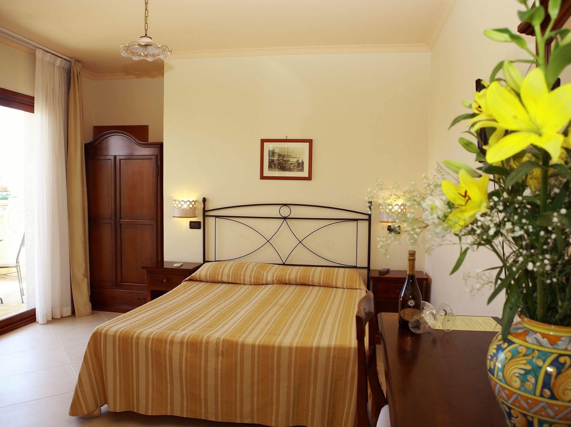 Villa Cristina Giardini Naxos Εξωτερικό φωτογραφία