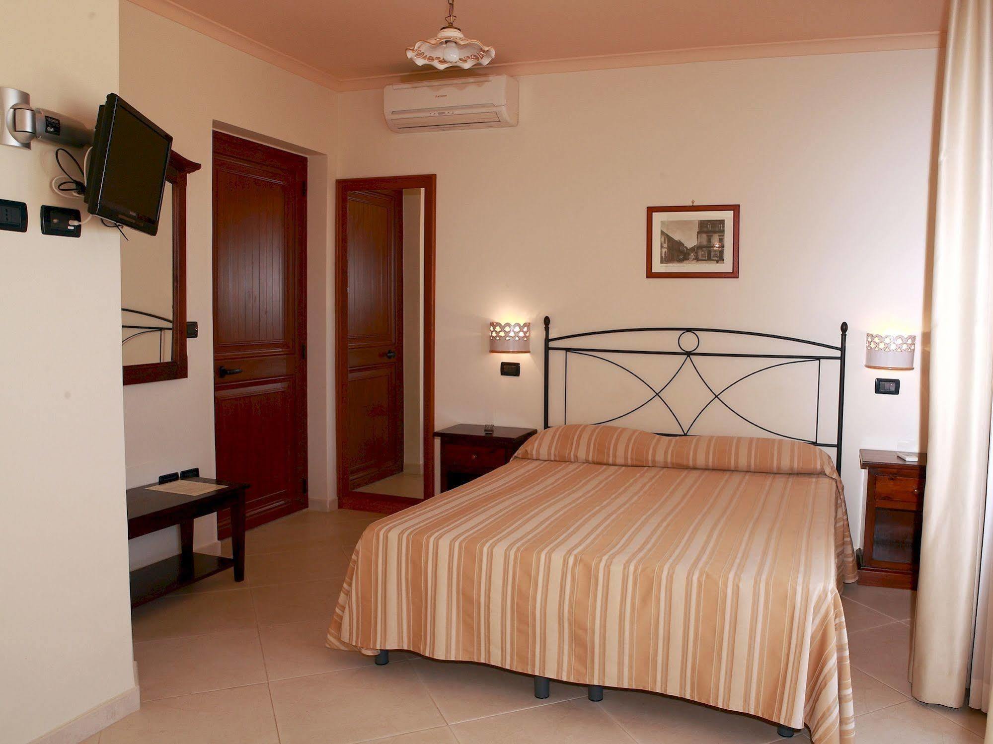 Villa Cristina Giardini Naxos Εξωτερικό φωτογραφία