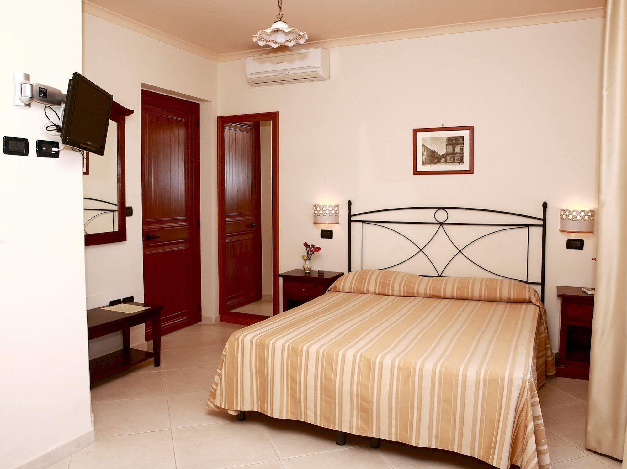 Villa Cristina Giardini Naxos Εξωτερικό φωτογραφία