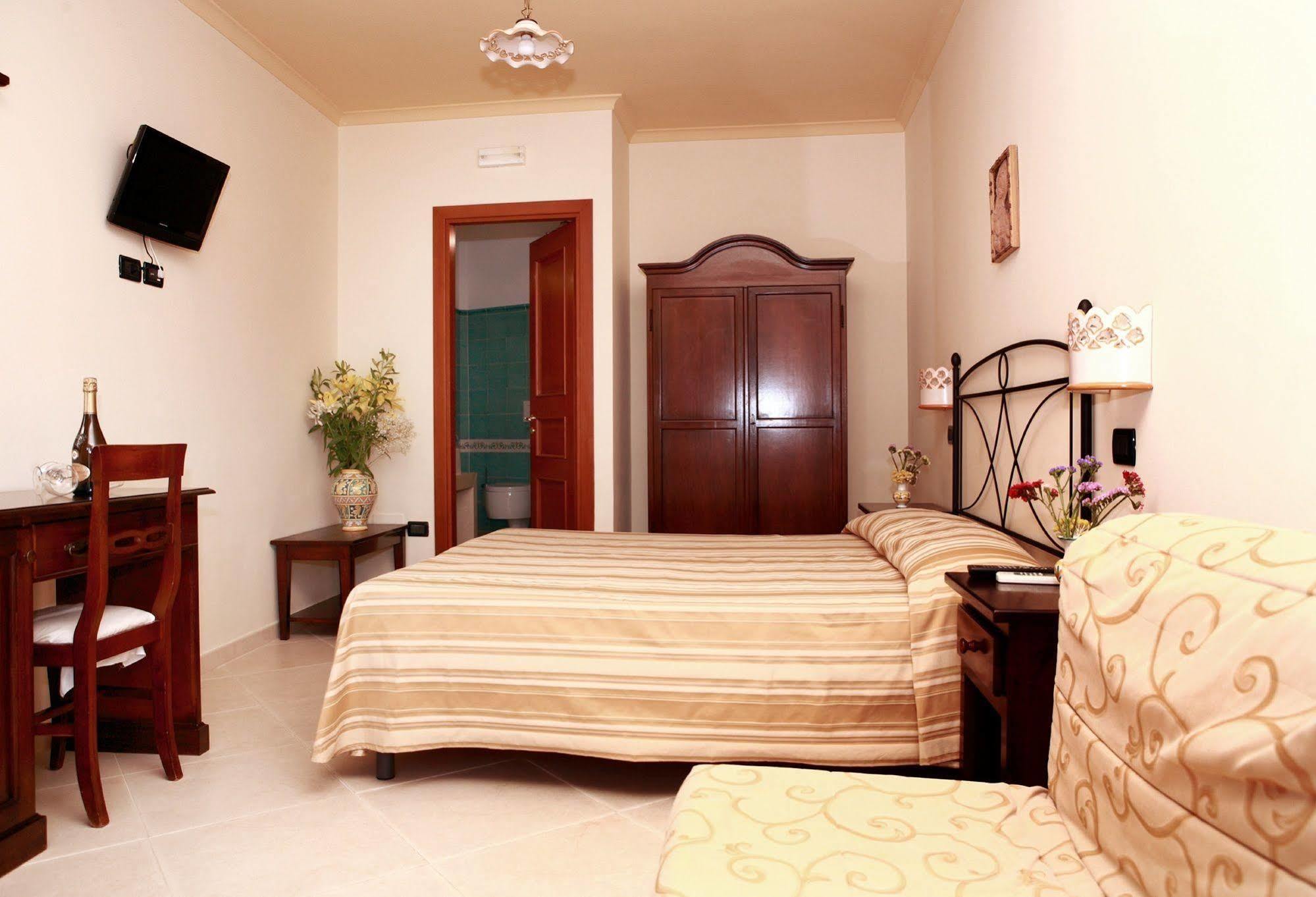 Villa Cristina Giardini Naxos Εξωτερικό φωτογραφία