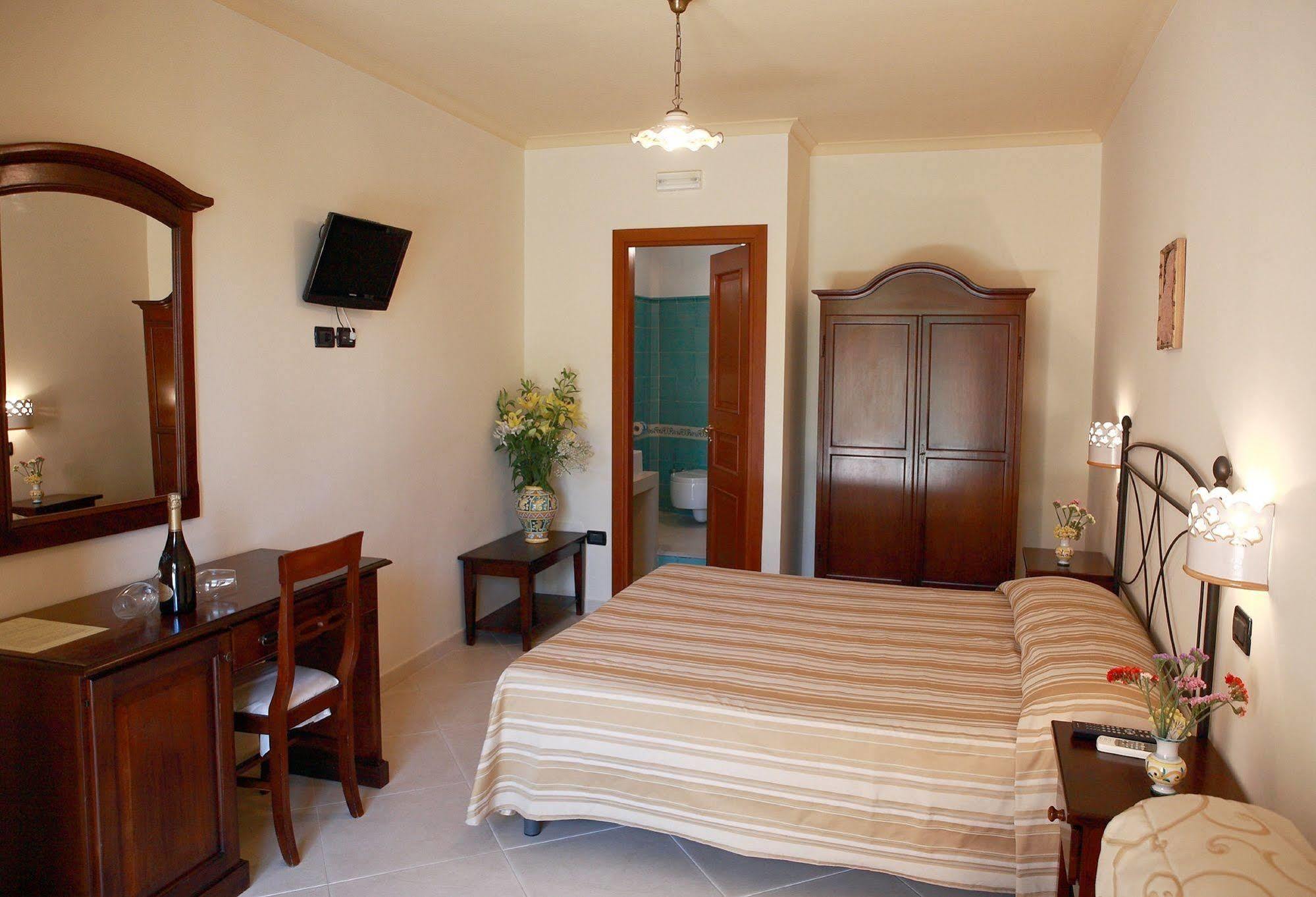 Villa Cristina Giardini Naxos Εξωτερικό φωτογραφία